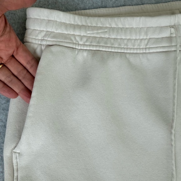 Lululemon Sweatpants Pants Womens 14 Cream Loungeful Straight Leg Stretch READ - Picture 4 of 16